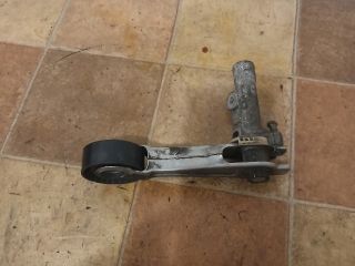 bontott PEUGEOT 207 Szíjfeszítő Görgő