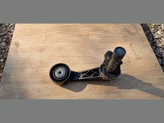 bontott PEUGEOT 207 Szíjfeszítő Görgő
