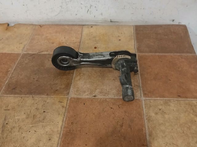 bontott PEUGEOT 207 Szíjfeszítő Görgő