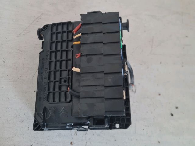 bontott PEUGEOT 207 Biztosítéktábla Motortér