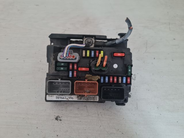 bontott PEUGEOT 207 Biztosítéktábla Motortér