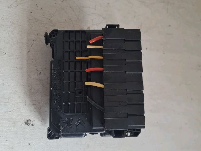 bontott PEUGEOT 207 Biztosítéktábla Motortér