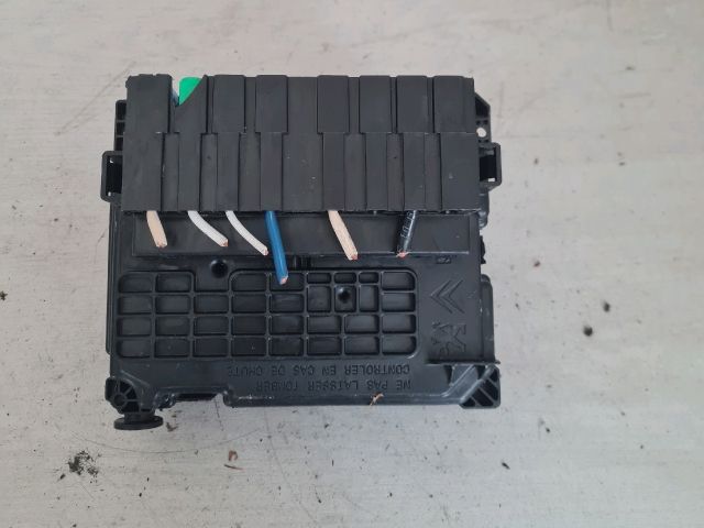 bontott PEUGEOT 207 Biztosítéktábla Motortér