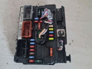 bontott PEUGEOT 207 Biztosítéktábla Motortér