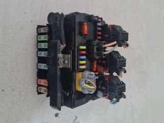 bontott PEUGEOT 207 Biztosítéktábla Motortér