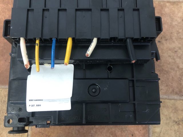 bontott PEUGEOT 207 Biztosítéktábla Motortér