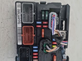 bontott PEUGEOT 207 Biztosítéktábla Motortér