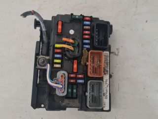 bontott PEUGEOT 207 Biztosítéktábla Motortér