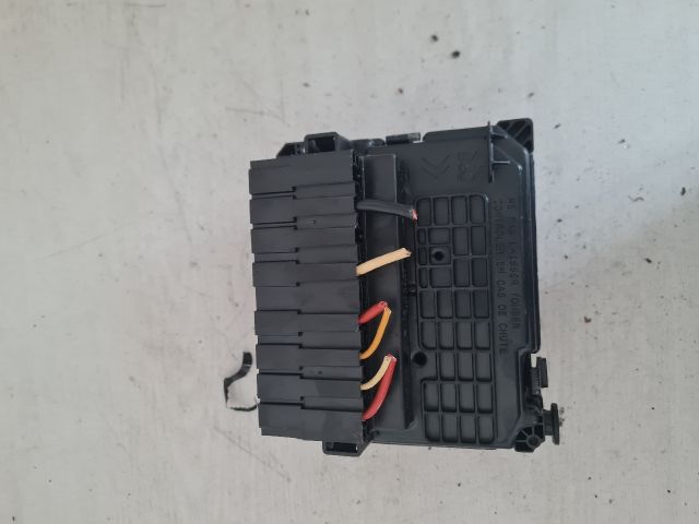 bontott PEUGEOT 207 Biztosítéktábla Motortér