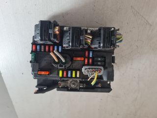 bontott PEUGEOT 207 Biztosítéktábla Motortér