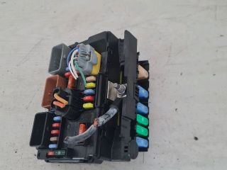 bontott PEUGEOT 207 Biztosítéktábla Motortér