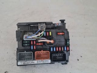 bontott PEUGEOT 207 Biztosítéktábla Motortér