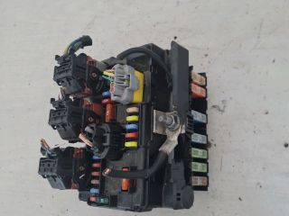 bontott PEUGEOT 207 Biztosítéktábla Motortér