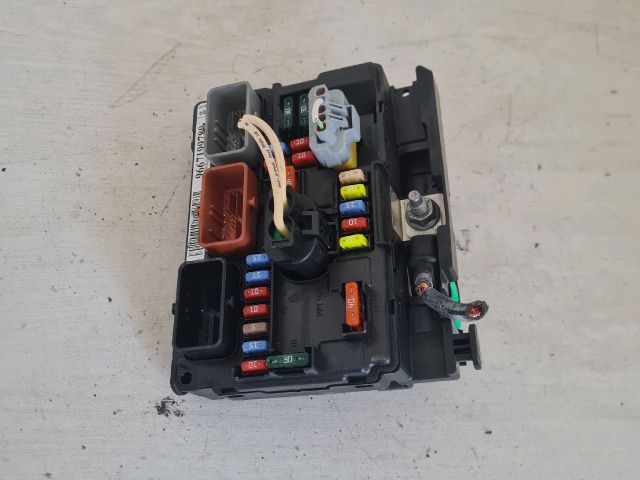 bontott PEUGEOT 207 Biztosítéktábla Motortér