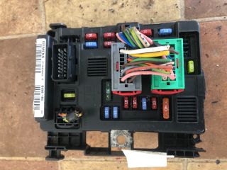 bontott PEUGEOT 207 Biztosítéktábla Motortér