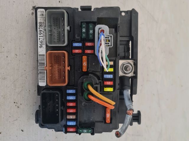 bontott PEUGEOT 207 Biztosítéktábla Motortér