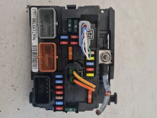 bontott PEUGEOT 207 Biztosítéktábla Motortér