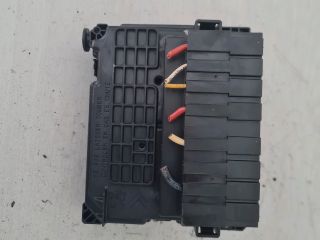 bontott PEUGEOT 207 Biztosítéktábla Motortér