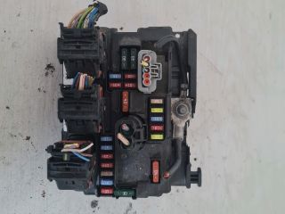 bontott PEUGEOT 207 Biztosítéktábla Motortér