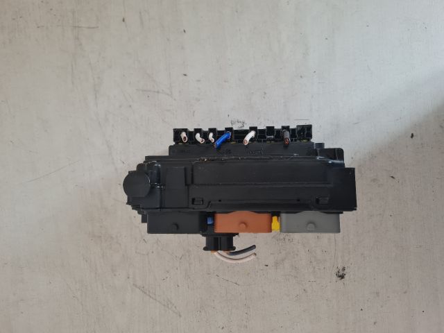 bontott PEUGEOT 207 Biztosítéktábla Motortér