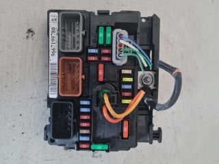 bontott PEUGEOT 207 Biztosítéktábla Motortér