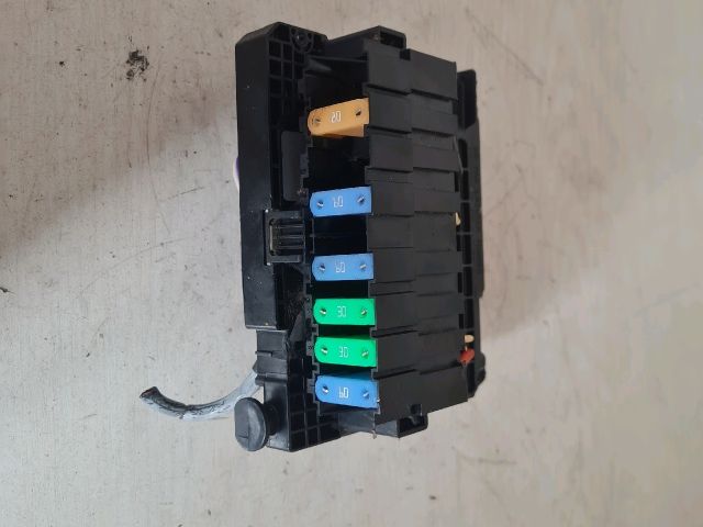 bontott PEUGEOT 207 Biztosítéktábla Motortér