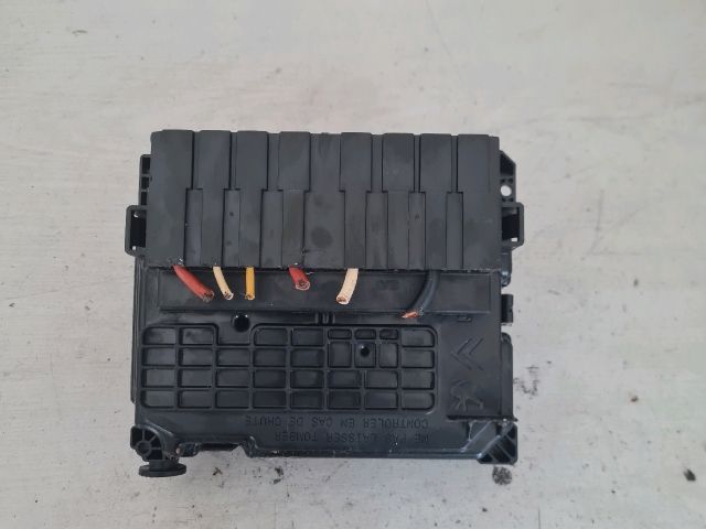 bontott PEUGEOT 207 Biztosítéktábla Motortér