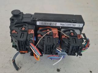 bontott PEUGEOT 207 Biztosítéktábla Motortér