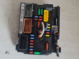 bontott PEUGEOT 207 Biztosítéktábla Motortér