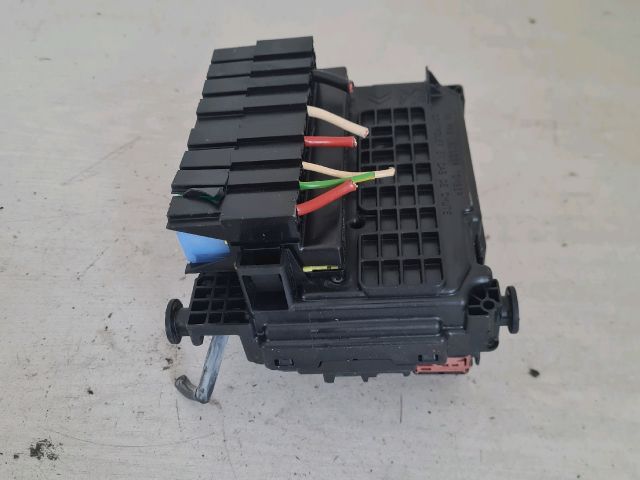 bontott PEUGEOT 207 Biztosítéktábla Motortér