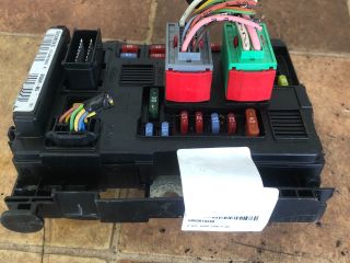 bontott PEUGEOT 207 Biztosítéktábla Motortér