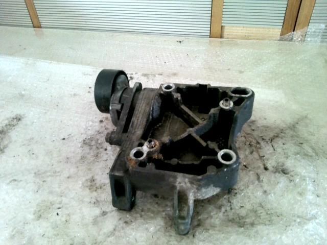 bontott PEUGEOT 207 Generátor Tartó Bak