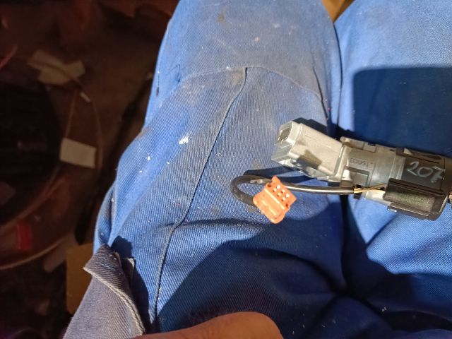 bontott PEUGEOT 207 Gyújtáskapcsoló