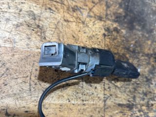 bontott PEUGEOT 207 Gyújtáskapcsoló Házzal