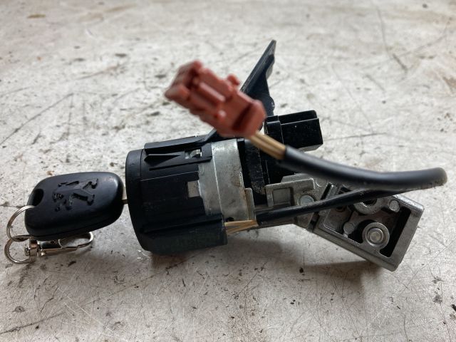 bontott PEUGEOT 207 Gyújtáskapcsoló