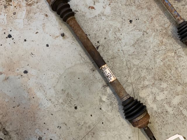 bontott PEUGEOT 207 Jobb Féltengely