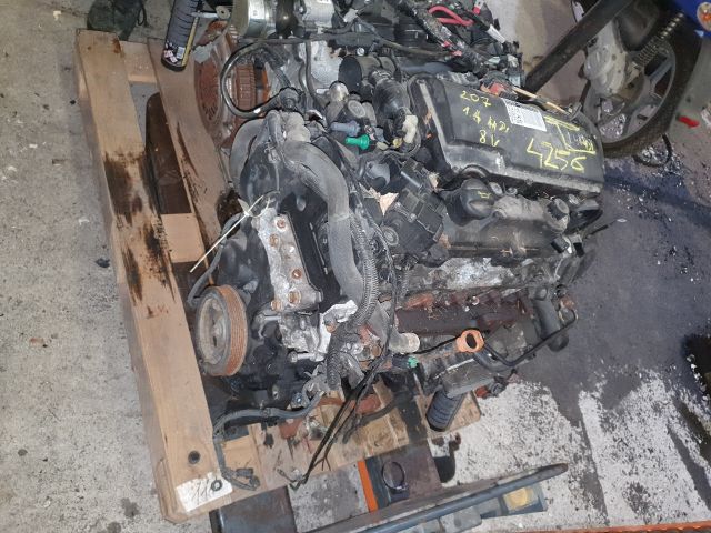 bontott PEUGEOT 207 Komplett Motor (Segédberendezésekkel)