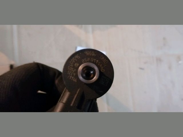 bontott PEUGEOT 207 Porlasztó Sor / Híd