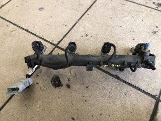 bontott PEUGEOT 207 Porlasztó Sor / Híd