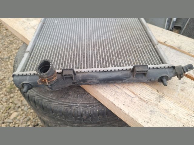 bontott PEUGEOT 207 Vízhűtő Radiátor (Klímás)