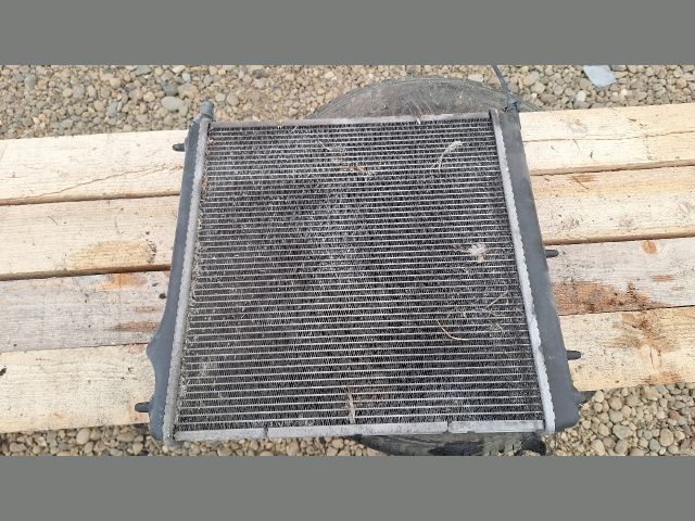 bontott PEUGEOT 207 Vízhűtő Radiátor (Klímás)