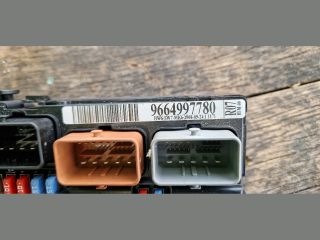 bontott PEUGEOT 207 Biztosítéktábla Motortér