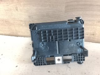 bontott PEUGEOT 207 Biztosítéktábla Motortér