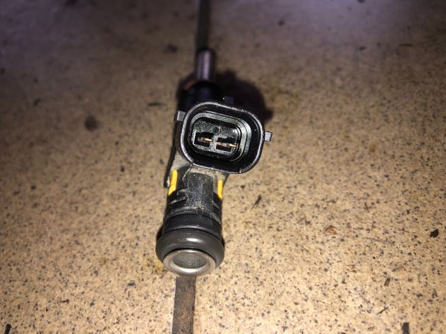 bontott PEUGEOT 207 Porlasztó Sor / Híd