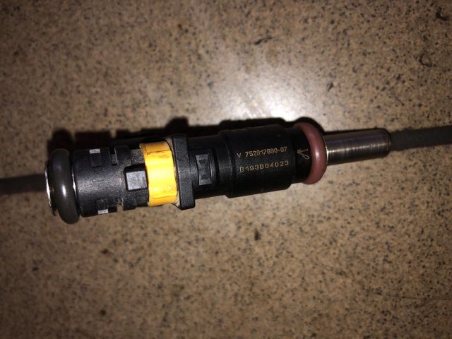 bontott PEUGEOT 207 Porlasztó Sor / Híd