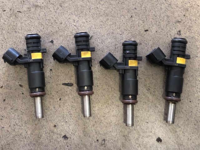 bontott PEUGEOT 207 Porlasztó Sor / Híd