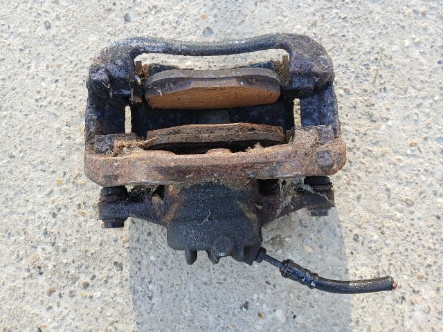 bontott PEUGEOT 207 Bal első Féknyereg Munkahengerrel