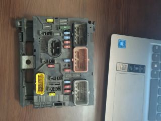 bontott PEUGEOT 207 Biztosítéktábla Motortér