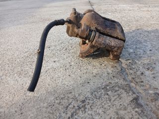 bontott PEUGEOT 207 Jobb első Féknyereg Munkahengerrel