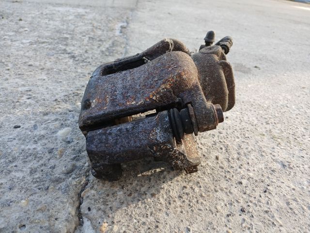 bontott PEUGEOT 207 Jobb első Féknyereg Munkahengerrel